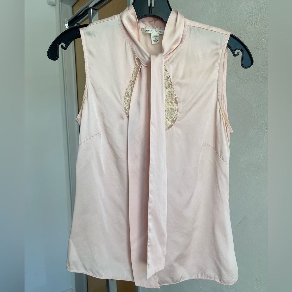 PETITE BANANA REPUBLIC PINK SILK BLOUSE | Size S